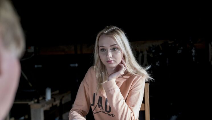 [Oldje] - Pussy Licking and Kissing in a Card Game Scene - Felix - Martha