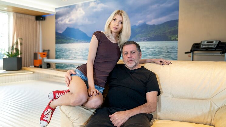 [Oldje] - Striptease and Cum Swallowing - Phillipe - Missy Luv