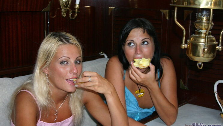 [Oldje] - Threesome Kissing Out of Order - Renata Black - Melissa Black - Timothy