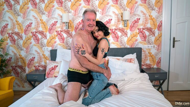 [Oldje] - Deepthroat Blowjob from a Tattooed Girl - Boris - Crystal Cherry