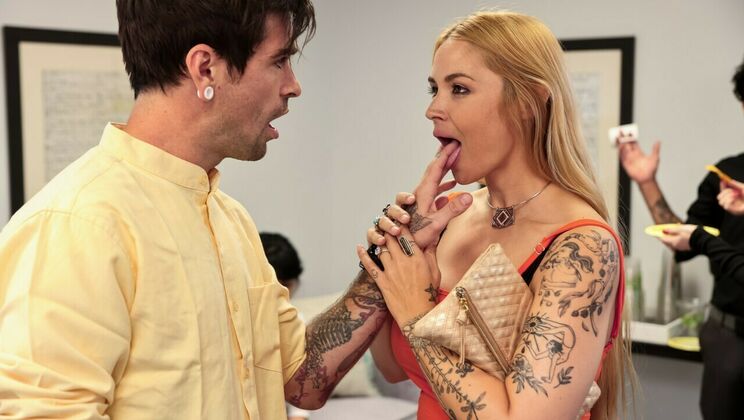 [Milfed] - Tattooed Office Siren Gets Fucked - Sarah Vandella - Lucky Fae