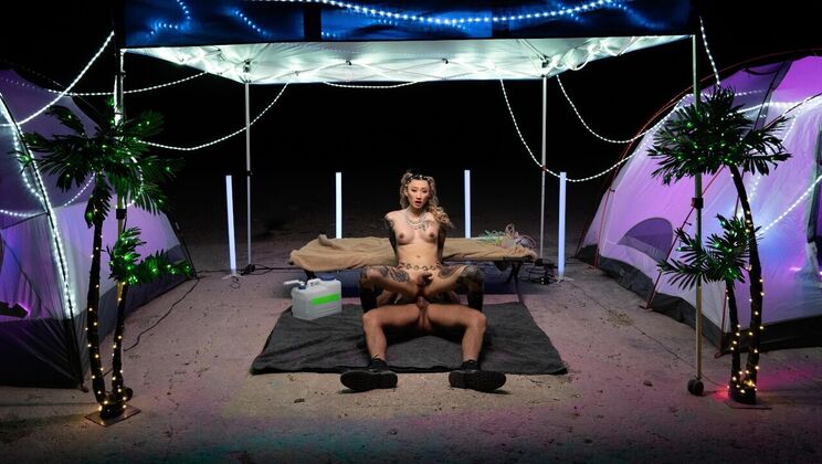 [TransAngels] - Desert Rave Babe Gets Pounded - Roman Todd - Billie Beaumont