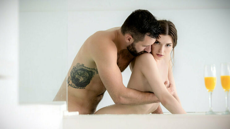 [SexArt] - Toe Sucking and Handjob: A Couple's Play - Julietta - Lando Ryder