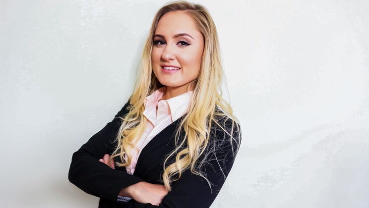 Avalon Heart's Sexy Facial and Blowjob