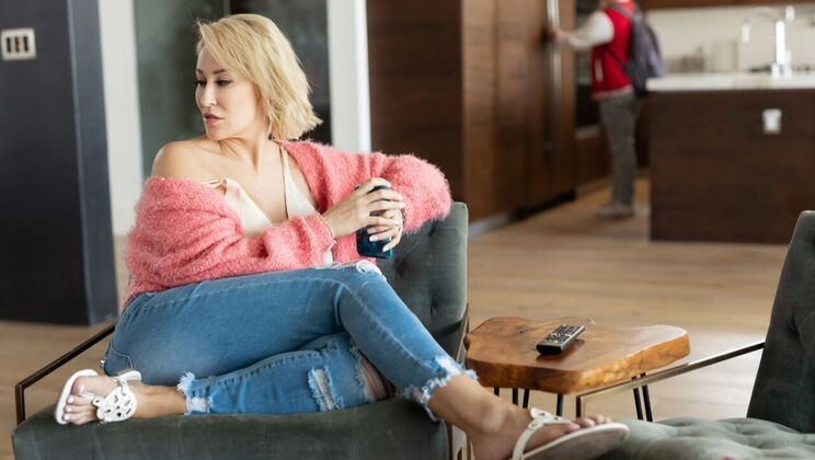 [FamilySinners] - Young Stepson Fucks MILF Stepmom in Standing Doggystyle