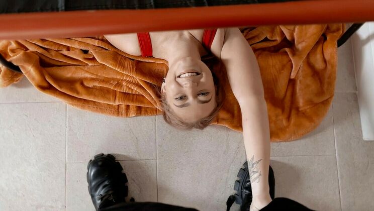 [MOFOS] - Clingy Cowgirl Ride