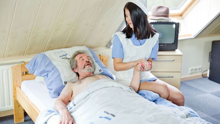 [Oldje] - Cumshot in Mouth Special Care - Lady Dee - Jean Claude