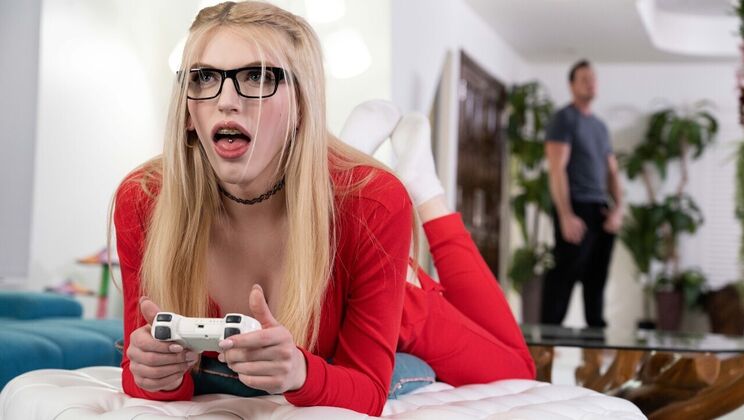[TransAngels] - Handjob and Blowjob for Gamer - Tony Orlando - Pierce Paris - Izzy Wilde