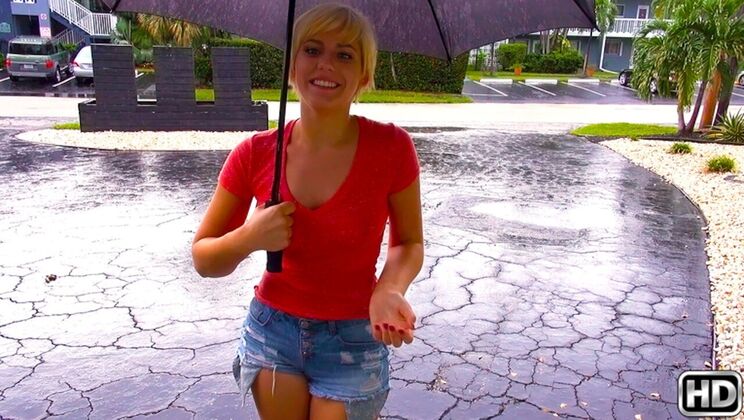 Skinny Blonde Babe Gives Great Blowjob