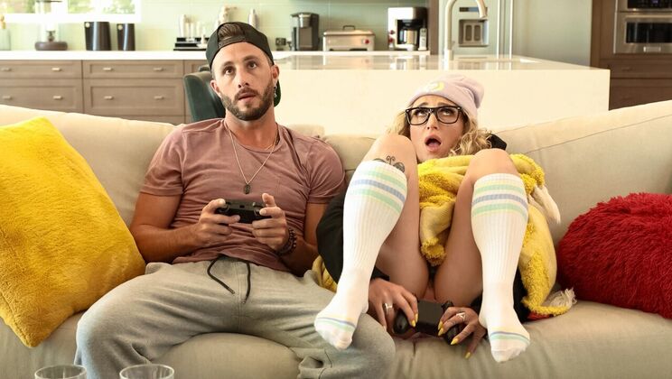 [HotGirlsGame] - Lucas Frost Fucks Athletic Gamer