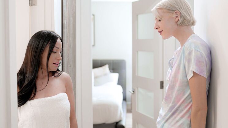 [Girlsway] - Hairy Pussy Licking in the Shower - Jennifer White and Lena Anderson - Jennifer White - Lena Anderson