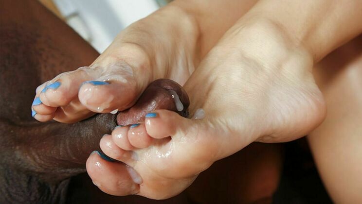 [BlackMeatWhiteFeet] - Cassidy Klein Foot Fetish - Rico Strong - Cassidy Klein