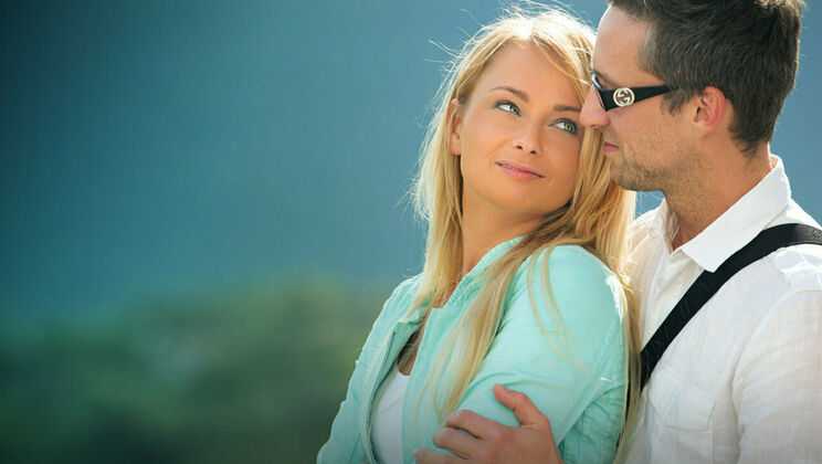 [SexArt] - Holiday Hookups with Lutro and Ivana - Lutro - Ivana Sugar