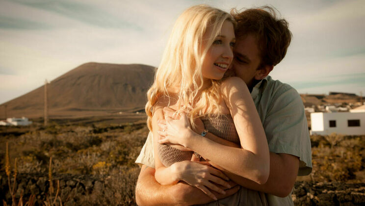 [SexArt] - Curly Girl's Beautiful Sex with a European - Thomas Lee - Ariel Piper Fawn - Mima A