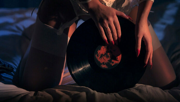 [SexArt] - Cumshot and Facial: A Beautiful Sex Scene - Andrea P