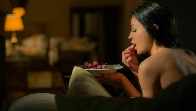 [SexArt] - Blonde & Brunette Lesbians Kissing & Licking Pussy Outside - Vanda Lust - Rosaline Rosa