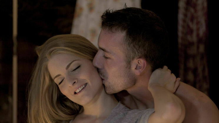 [SexArt] - Lesbian Striptease with Kissing and Feet Play - Luna - Whitney Conroy - Franck Franco - Cayenne Klein