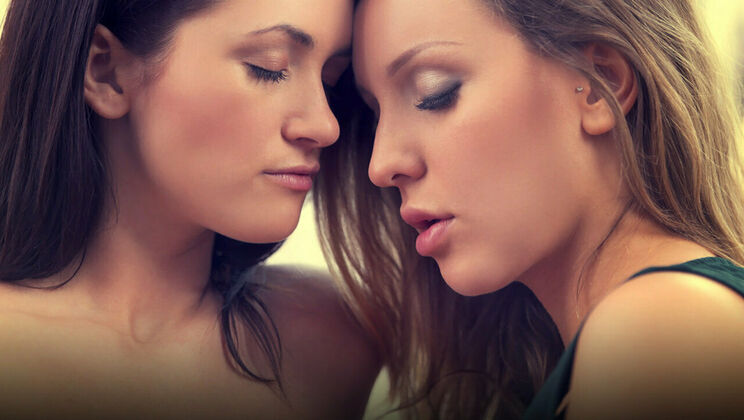 [SexArt] - Tattooed Lesbians in Sexy Poses - Whitney Conroy - Tess B