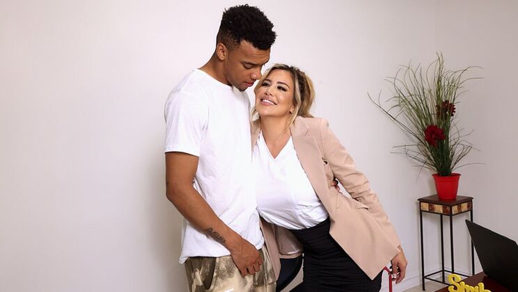 [FantasyMassage] - Cumshot on Blonde Wife's Beautiful Ass - Caitlin Bell - Lawson Jones