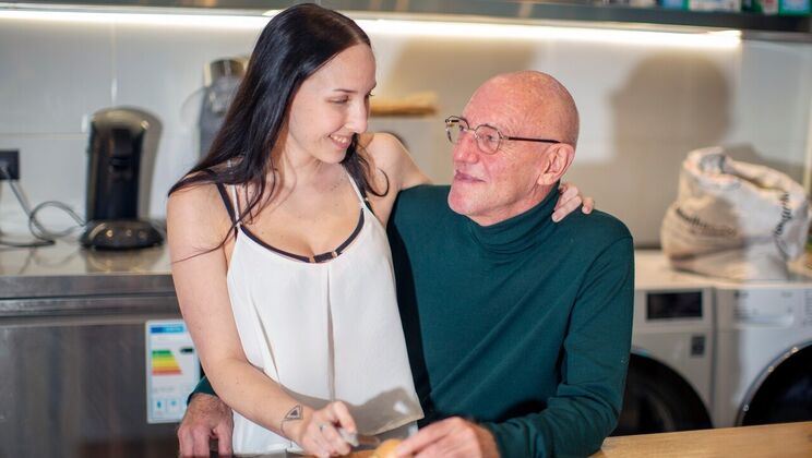 [Oldje] - Kissing and Pleasuring - Bella Angel - Luc B