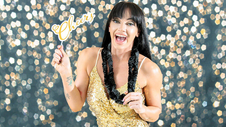 [GotMylf] - MILF Leila LaRocco Takes Peter Green's Cock Deep in Her Mouth - Peter Green - Leila LaRocco