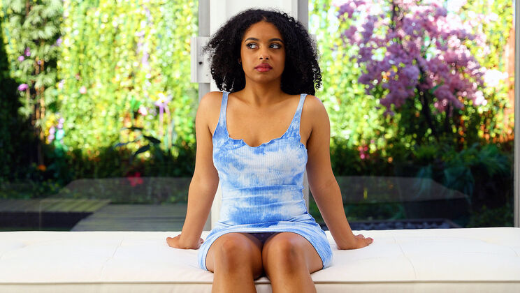 Hadiya Sucks and Swallows