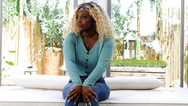 [CastingCouchHD] - Casting Call: Naomi's Cumshot - Naomi