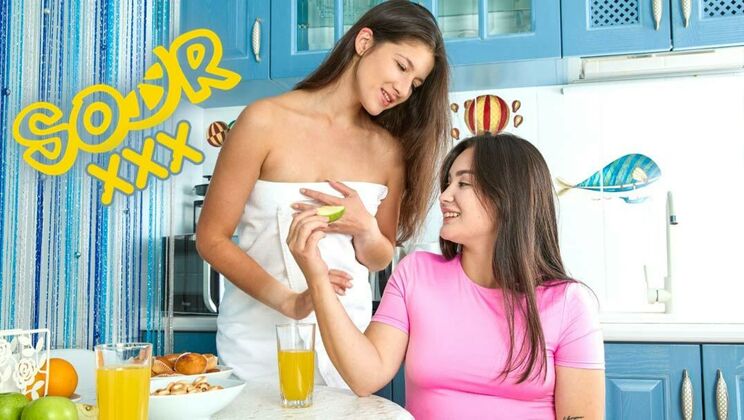 [ClubSweethearts] - Teen Lesbians Kamilla and Amelia Get Intimate - Kamilla C - Amelia Ost