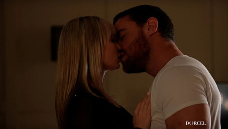 [DorcelClub] - James and Lilly's Lingerie Candaulism - Lilly Bell - James Duval