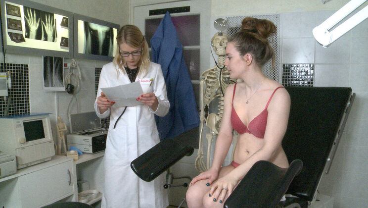 Isabella & Doro: Glasses and Sex Toys Galore