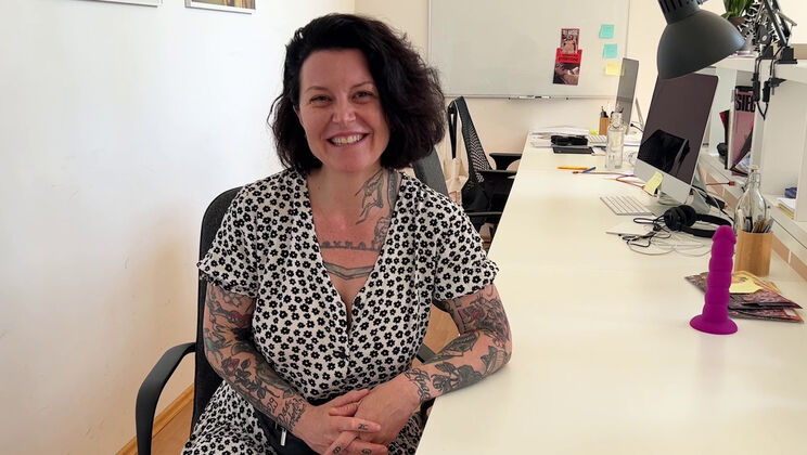 Boat Gangbang: Jolie's Rough Seas