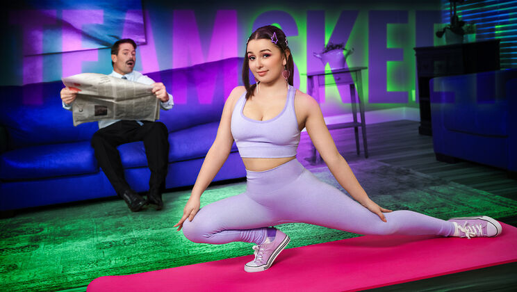 [TeenPies] - Brunette Bombshell Leana Lovings Gets Spanked - Leana Lovings - GI Joey