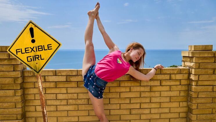 [ClubSweethearts] - Flexible Teen Babe Nicole Murkovski - Nicole Murkovski