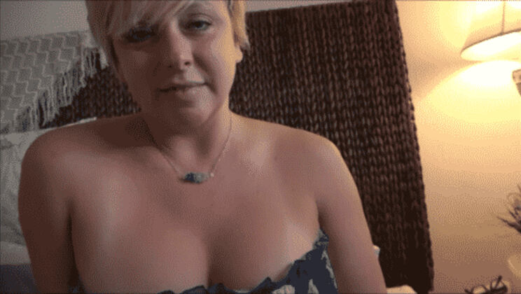 [MomComesFirst] - Rimming and Cumshot with Sexy Stepmom Brianna - Brianna Beach