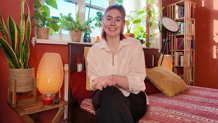 [Ersties] - First Anal For Sarah English Sex Film Trailer - Zora (Ersties)