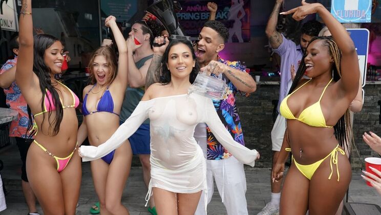 [RKPrime] - Spring Break Bartender Gives Blowjob And Gets Cumshot - Mike Ox - Mira Luv