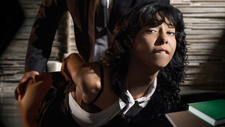 [Oyeloca] - Aggressive Fuck for Petite Cindy Luna in Stockings and Bra - Axl Rey - Cindy Luna